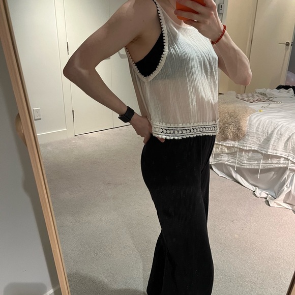 Golden by Aritzia tank. - Picture 5 of 6